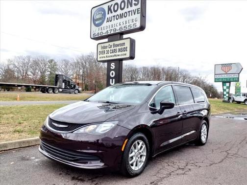 Photo 1 of 22 of 2017 Chrysler Pacifica Touring