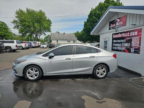 Silver 2018 Chevrolet Cruze LT