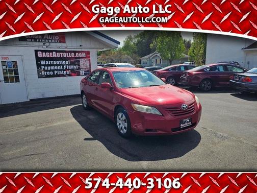 Red 2009 Toyota Camry SE