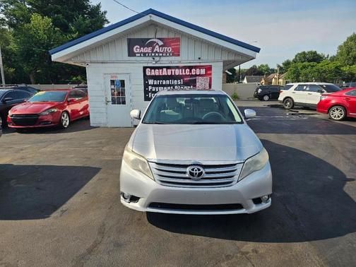 Silver 2011 Toyota Avalon Base