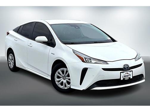2021 Toyota Prius LE