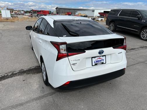 2021 Toyota Prius LE