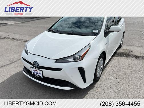 2021 Toyota Prius LE