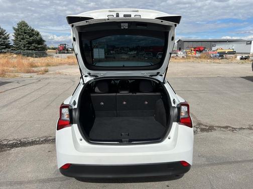 2021 Toyota Prius LE