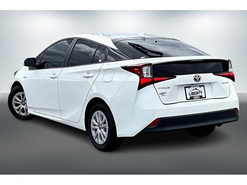 2021 Toyota Prius LE