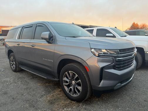 2022 Chevrolet Suburban LT