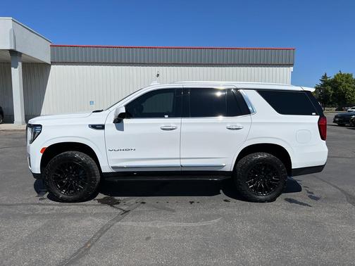 2023 GMC Yukon SLT