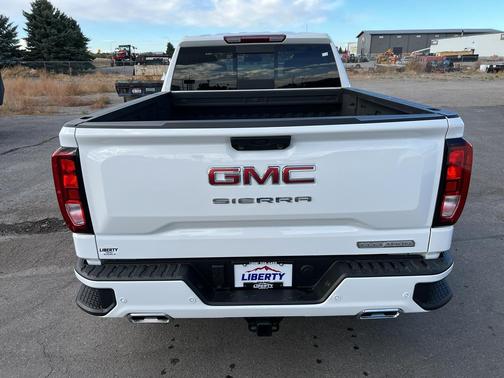 2025 GMC Sierra 1500 Elevation