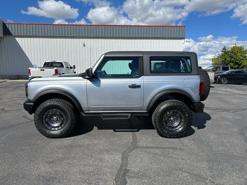 2023 Ford Bronco Base 2 Door 4x4