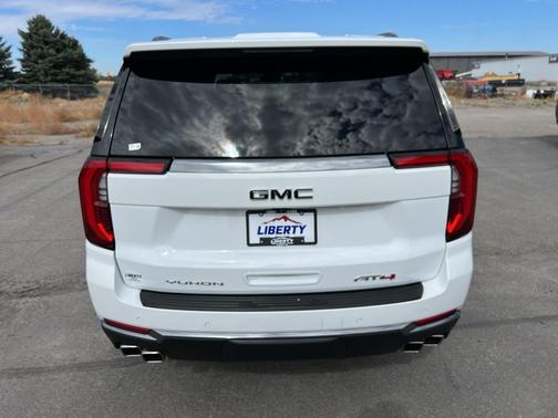 2025 GMC Yukon XL 4WD AT4