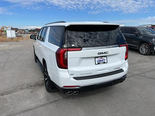 2025 GMC Yukon XL 4WD AT4