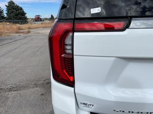 2025 GMC Yukon XL 4WD AT4
