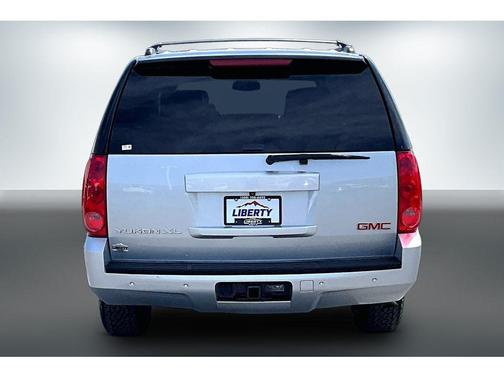 Quicksilver Metallic 2013 GMC Yukon XL 1500 SLT