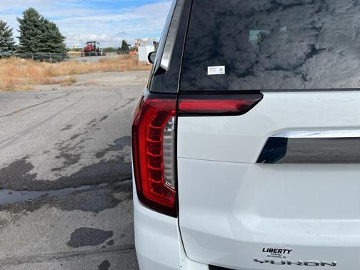 2022 GMC Yukon XL SLE