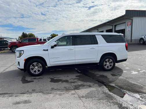 2022 GMC Yukon XL SLE