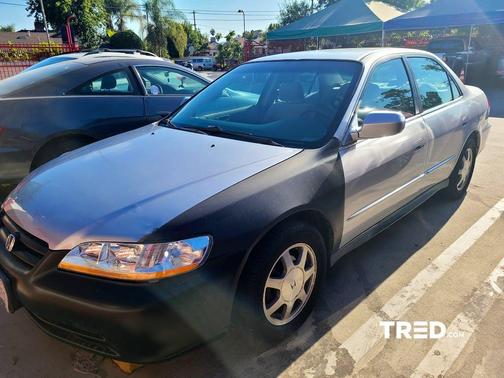 Photo 3 of 10 of 2002 Honda Accord LX