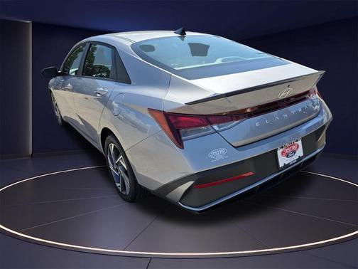 Metal 2025 Hyundai ELANTRA SEL SPORT