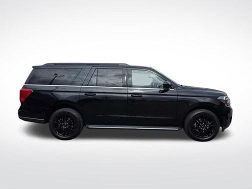 AGATE BLACK METALLIC 2022 Ford Expedition XLT