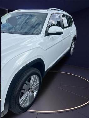 Pure White 2025 Volkswagen Atlas 2.0T SE