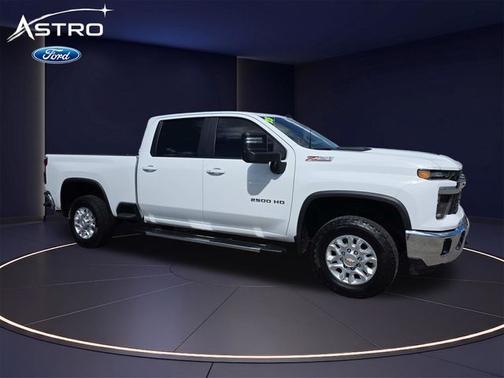 Summit White 2025 Chevrolet Silverado 2500 LT