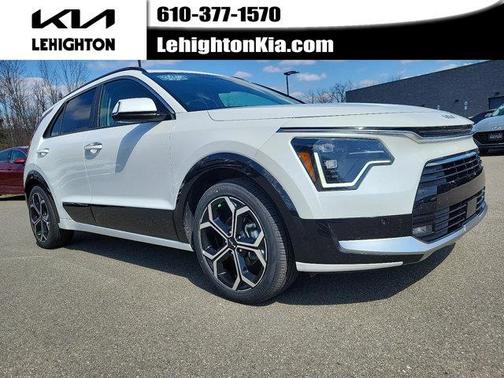 Snow White Pearl 2023 Kia Niro SX Touring