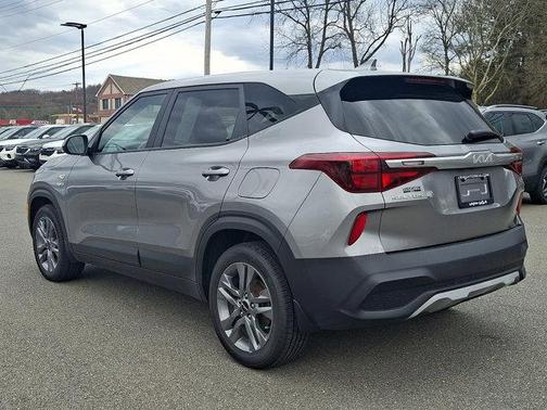 Steel Gray 2023 Kia Seltos LX