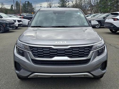 Steel Gray 2023 Kia Seltos LX