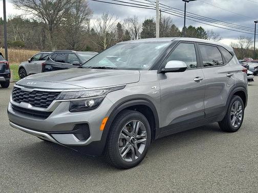Steel Gray 2023 Kia Seltos LX