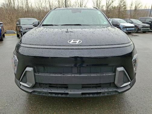Abyss Black Pearl 2025 Hyundai KONA SEL