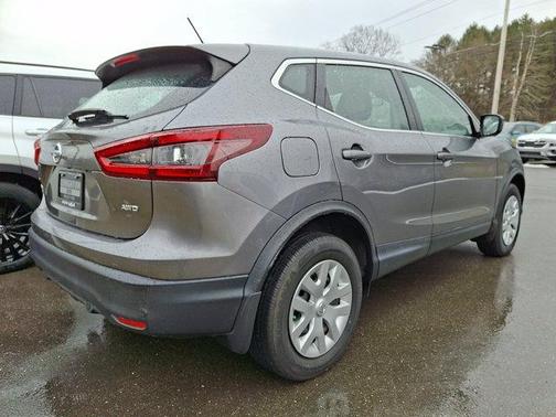 Gun Metallic 2020 Nissan Rogue Sport S