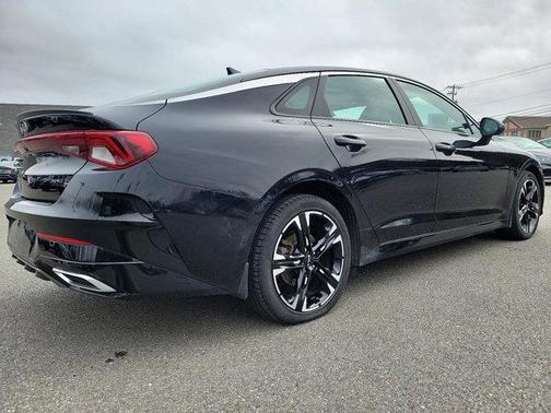 Ebony Black 2022 Kia K5 GT-Line