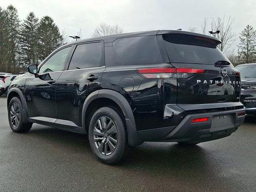 Black 2024 Nissan Pathfinder S