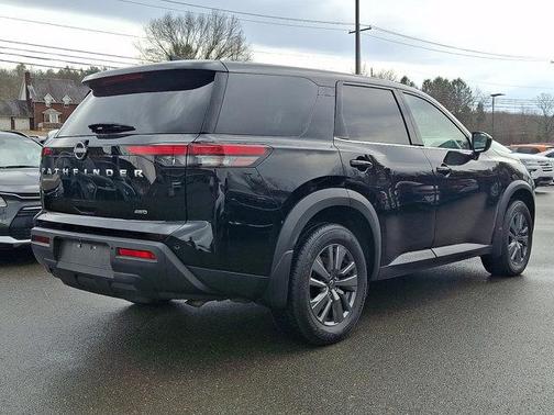 Black 2024 Nissan Pathfinder S