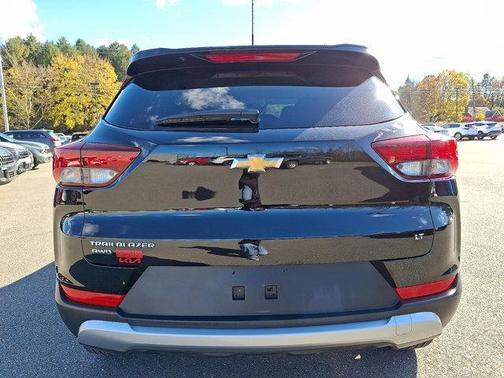 Mosaic Black Metallic 2025 Chevrolet Trailblazer LT