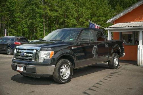 Black 2010 Ford F-150 XLT SuperCrew