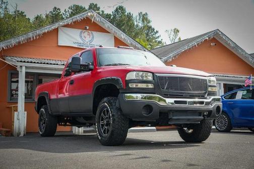 2005 GMC Sierra 2500 WT