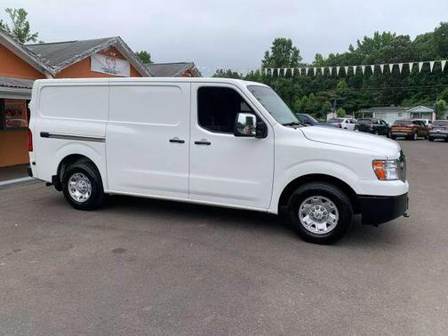 2021 Nissan NV Cargo NV3500 HD SV V8