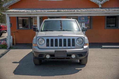 Silver 2014 Jeep Patriot Sport