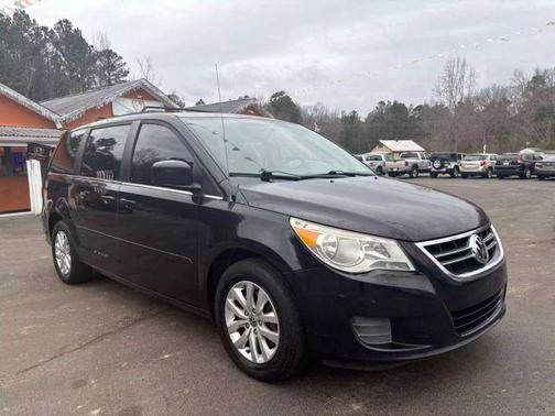 2012 Volkswagen Routan SE