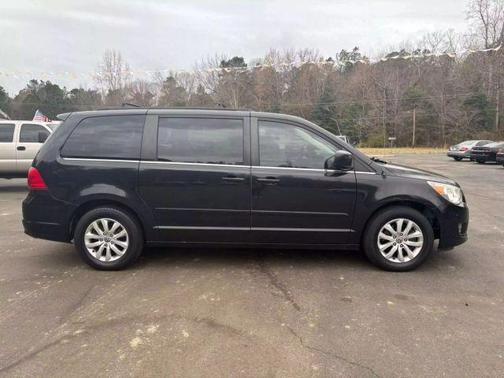 2012 Volkswagen Routan SE