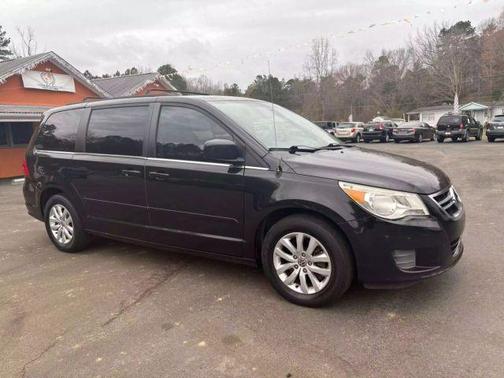 2012 Volkswagen Routan SE