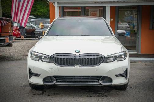 2019 BMW 330 i