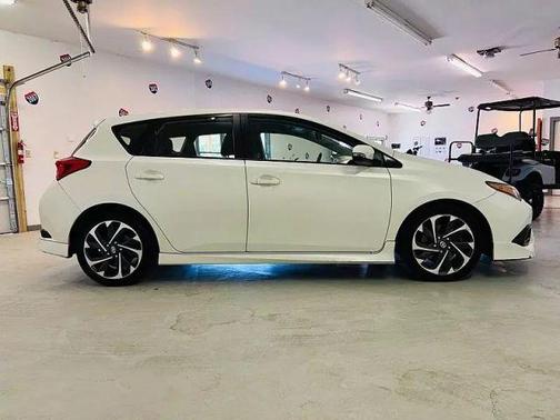 2016 Scion iM Base