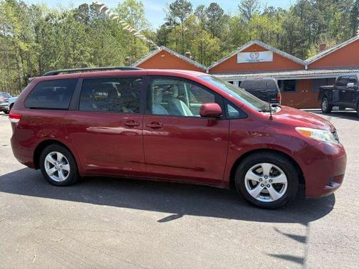 2011 Toyota Sienna LE