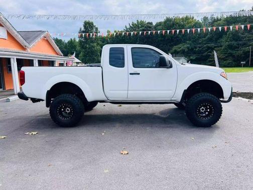 2017 Nissan Frontier SV