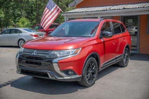 Red 2019 Mitsubishi Outlander LE