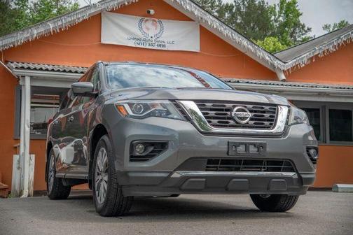 Gun Metallic 2018 Nissan Pathfinder SL