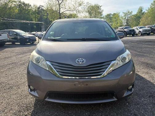 2011 Toyota Sienna XLE