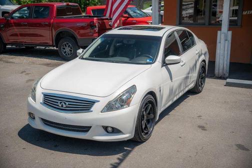 Moonlight White 2015 INFINITI Q40 Base