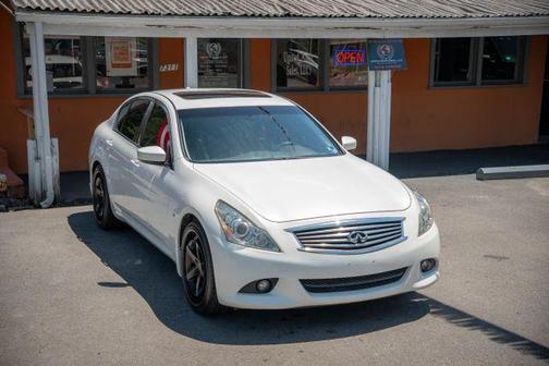 Moonlight White 2015 INFINITI Q40 Base